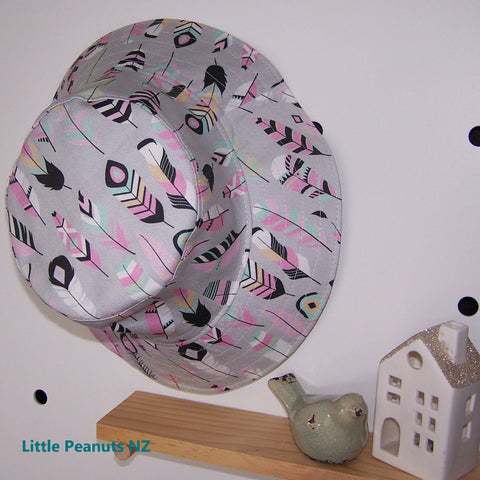Bucket Hat - Feathers Grey